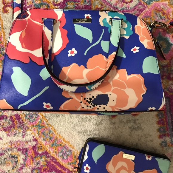 kate spade Handbags - KATE SPADE ♠️ floral pattern purse and wallet